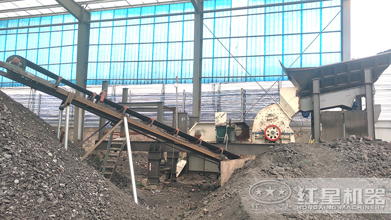 小型移动锤破（低配置）粉碎煤炭作业现场